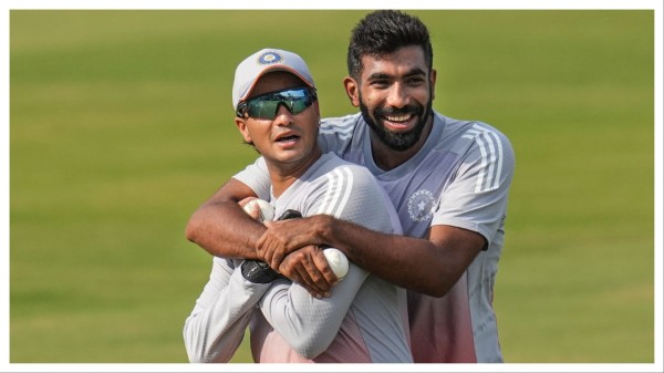 Jasprit Bumrah, right, and Abhishek Sharma during a practice session in Cuttack on Monday.