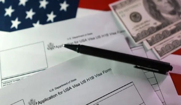 The US Embassy in India said that arriving on previously scheduled appointment dates will result in denial of entry.