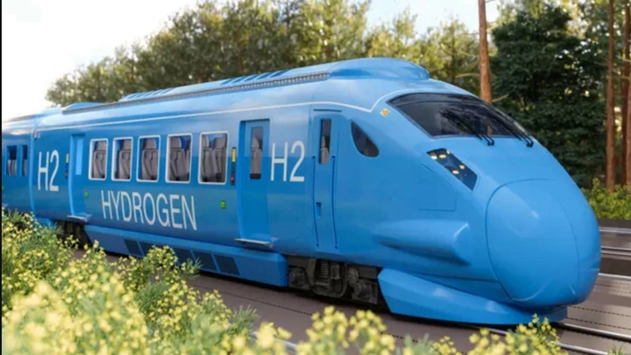 Currently, it is the world’s longest broad-gauge hydrogen Train-set, having 10 coaches, and the most powerful, generating 2,400 kW. (@Indianinfoguide/X)