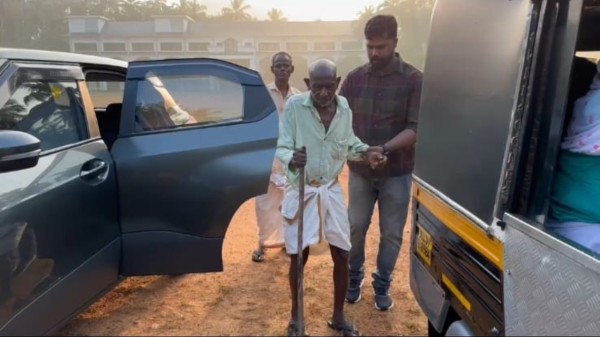 An elderly citizen arriving at a polling booth in Kodiyathoor, Kozhikode 