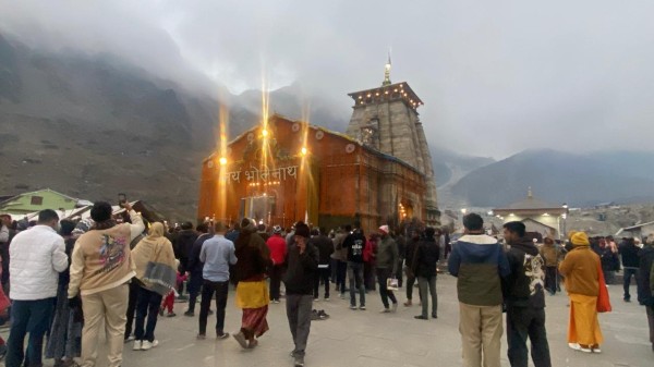 Kedarnath_shrine_(2)
