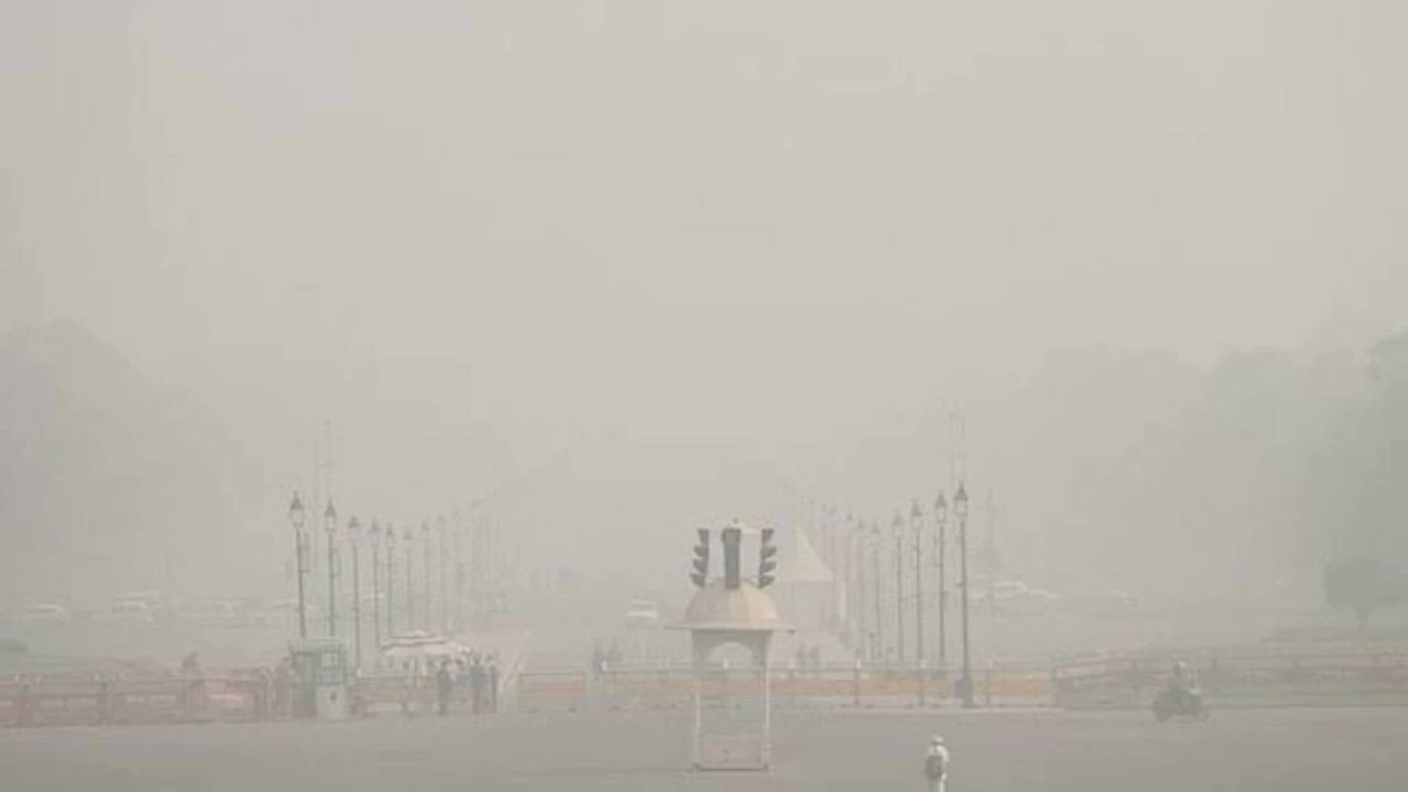 The situation is further aggravated by the cold, as the national capital recorded a shivering temperature of 9 degrees Celsius.