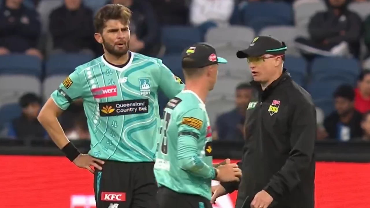 Shaheen Afridi endured a horror BBL debut for Brisbane Heat.