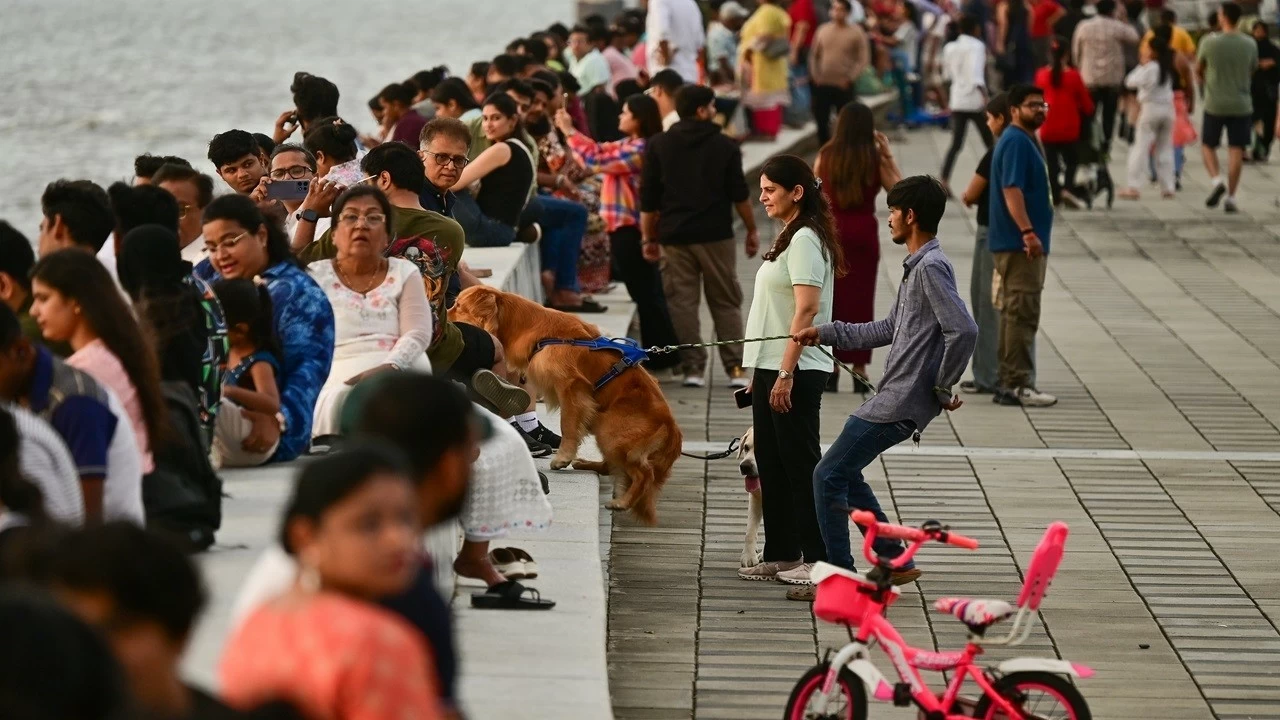 In urban centres, extreme poverty reduced from 10.7% to 1.1% from 2011-12 to 2022-23, a study has said. (Raju Shinde/HT via Getty Images)