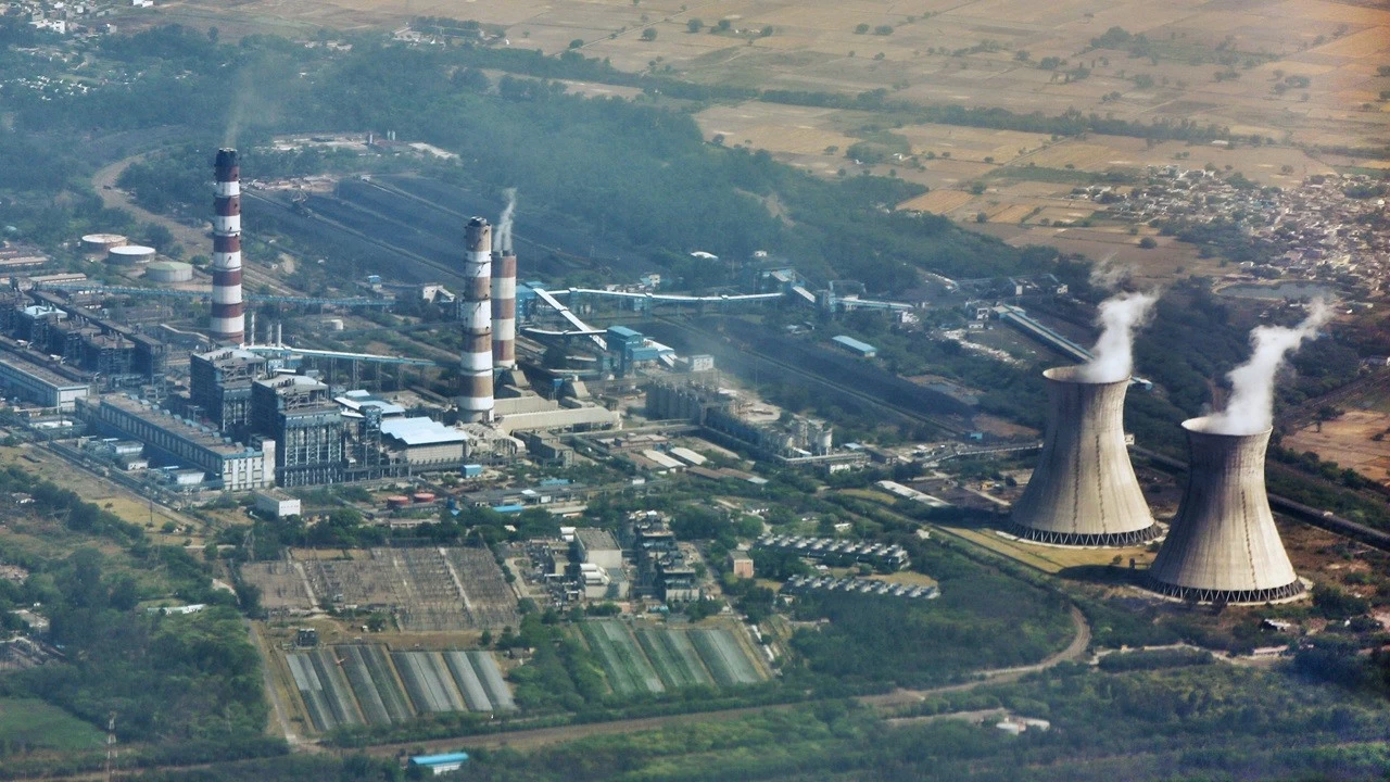 If enacted, the law would open India’s strictly regulated nuclear power sector to private participation. (Creative Touch Imaging Ltd./NurPhoto via Getty Images)