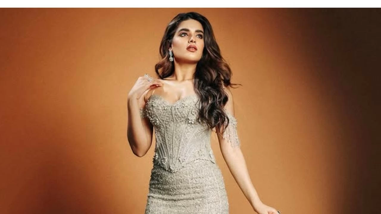 After participating in Miss Diva Universe 2014, Agerwal made her acting debut with the Hindi film Munna Michael (2017), for which she received the Zee Cine Award for Best Female Debut.