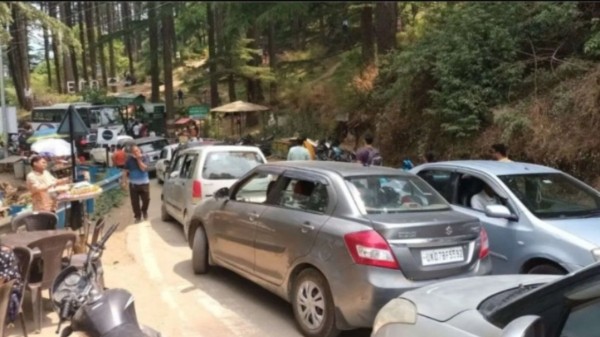 Traffic_congestion_in_Uttarakhand_hills