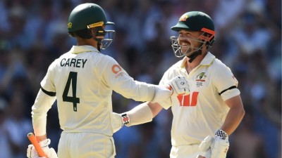 Travis Head, Alex Carey help Australia take a 356-run lead in the third Ashes Test against England.