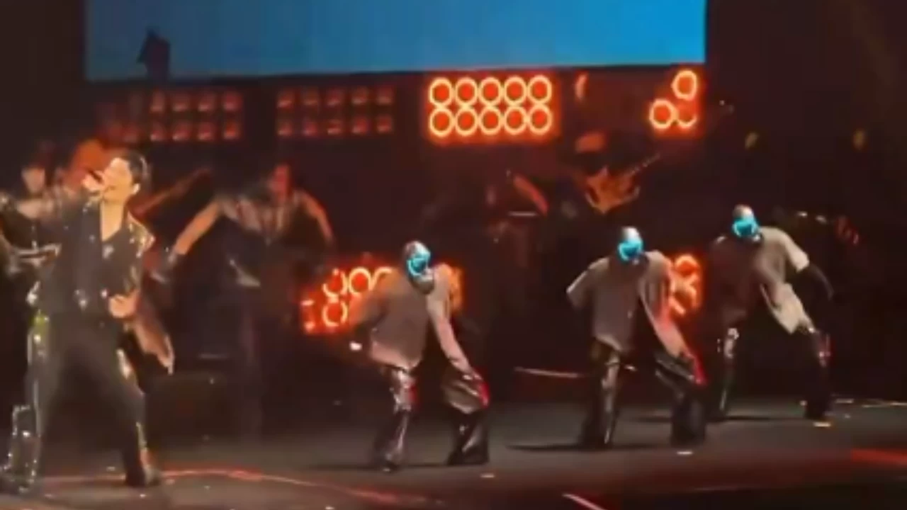 The moment sparked widespread discussion about the growing role of advanced robotics in live entertainment.