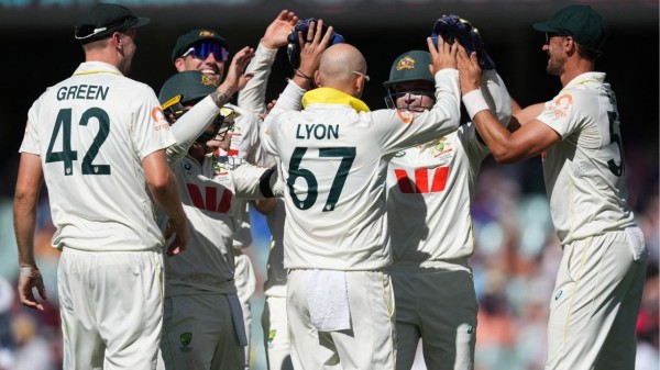 Australia need just four wickets to win the third Ashes Test.