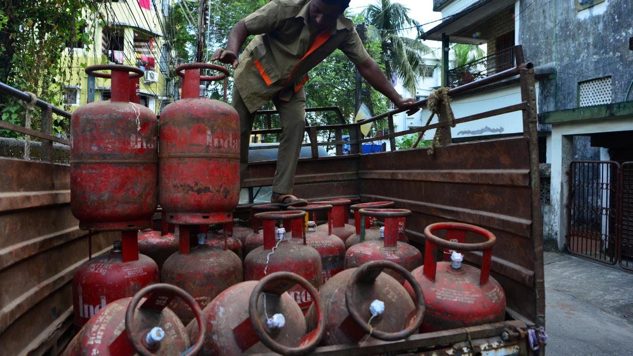 LPG Price Evolution: A Quarter-Century of Cylinder Cost Fluctuations in India