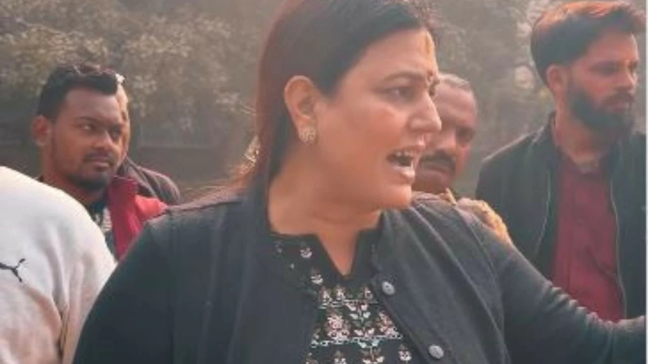 BJP councilor from Patparganj allegedly threatened an African national and asked him to learn Hindi if he wanted to live and work in India 