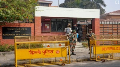 For the last few days, there have been fresh tensions between India and Bangladesh, following the attack on youth leader Sharif Osman Hadi in Dhaka