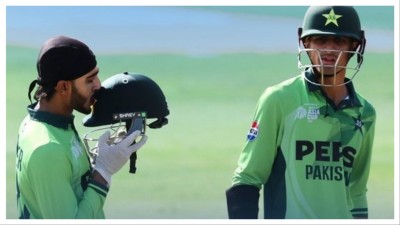 Sameer Minhas (left) was the star of Pakistan's win in U-19 Asia Cup.