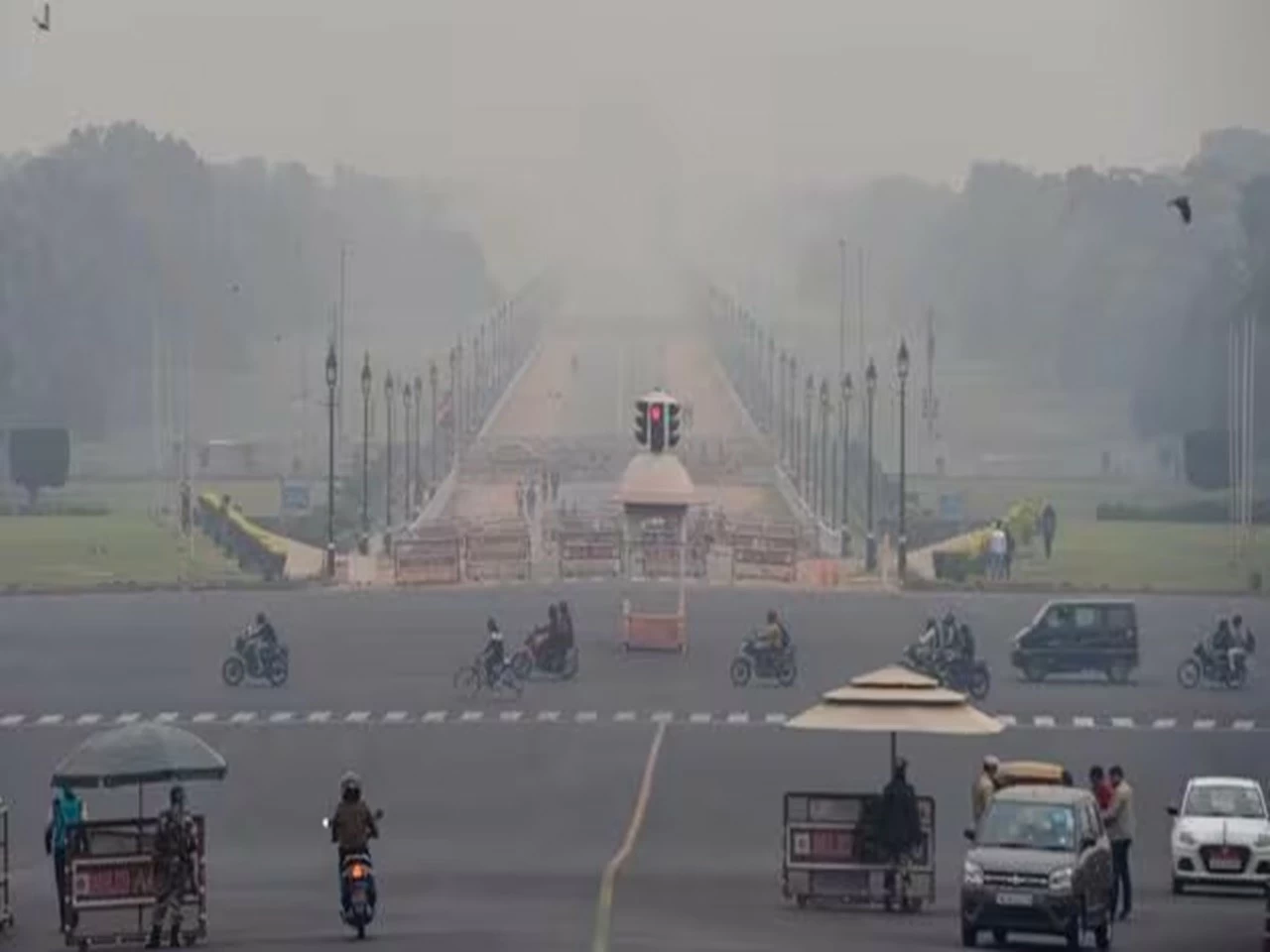  According to IMD, dense fog is likely to persist in isolated areas of Delhi till December 27