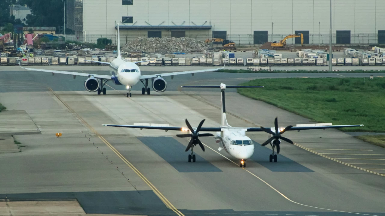 The Navi Mumbai airport will significantly reduce congestion at the Mumbai international airport and will also give the region a multi-airport system. (Photo credit: Unsplash)
