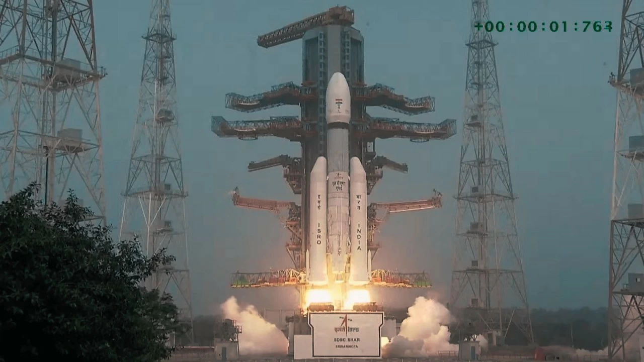 The LVM3 M6 flight at liftoff. 