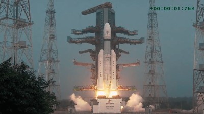 The LVM3 M6 flight at liftoff. 