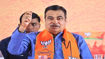 Union Minister for Road Transport and Highways Nitin Gadkari said he gets allergies because of Delhi's air pollution. (Vishal Bhatnagar/NurPhoto via Getty Images)