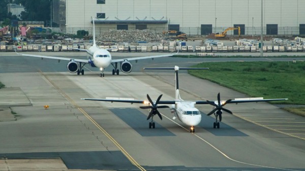 The Navi Mumbai airport will significantly reduce congestion at the Mumbai international airport and will also give the region a multi-airport system. (Photo credit: Unsplash)