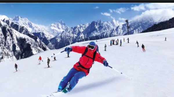 Skiing_in_Auli