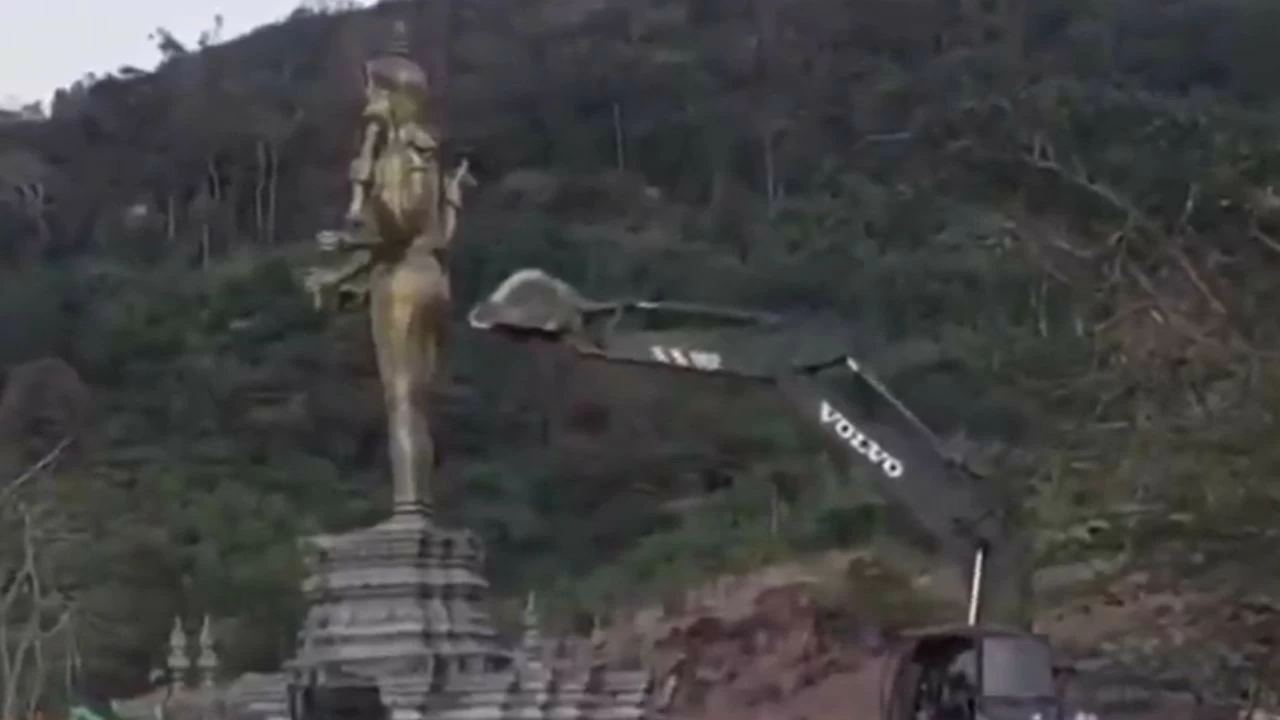 Cambodian officials said the demolition occurred about 100 metres from the border