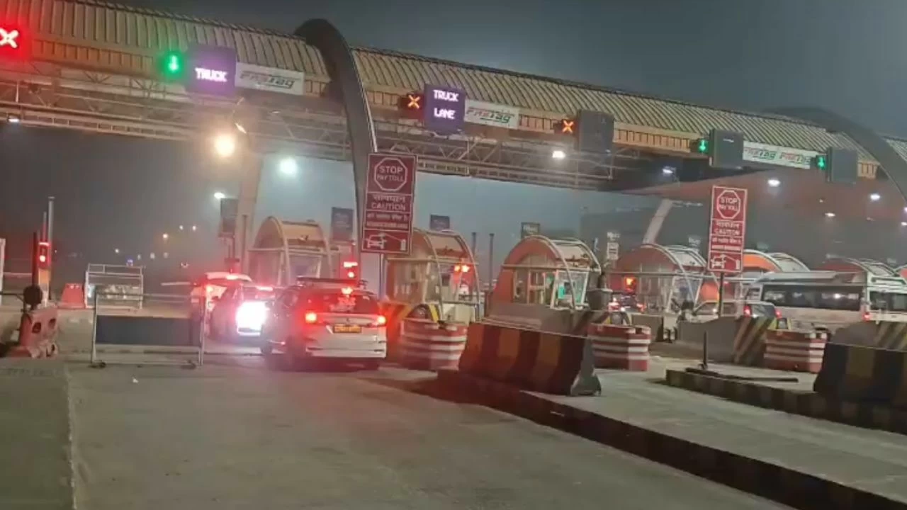 The police have also intensified enforcement measures during foggy conditions. 