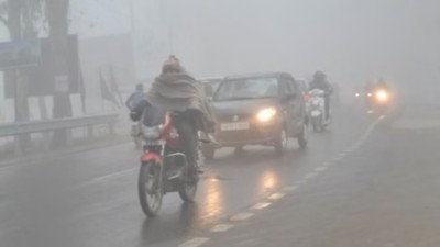 The Meteorological Center has issued an orange alert for fog and cold wave in Dehradun, Haridwar, Udham Singh Nagar, and other plains.