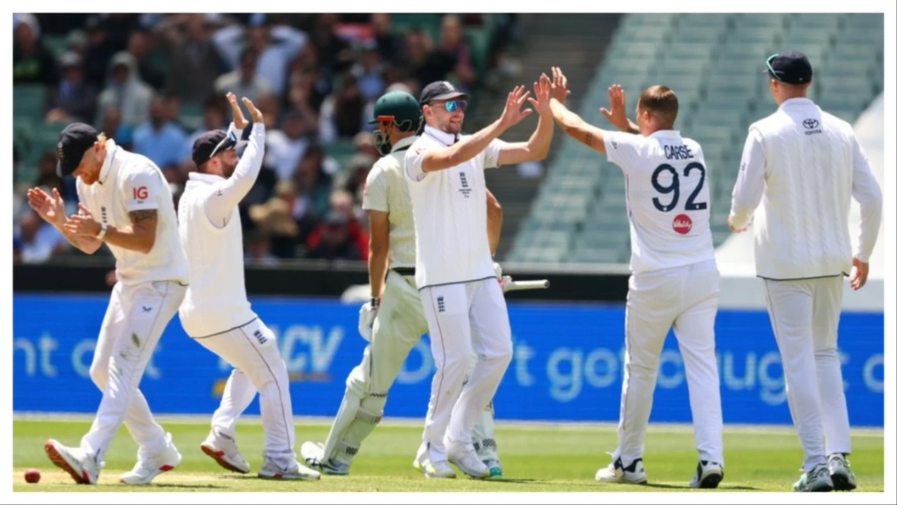 England players celebrte in MCG on Friday.