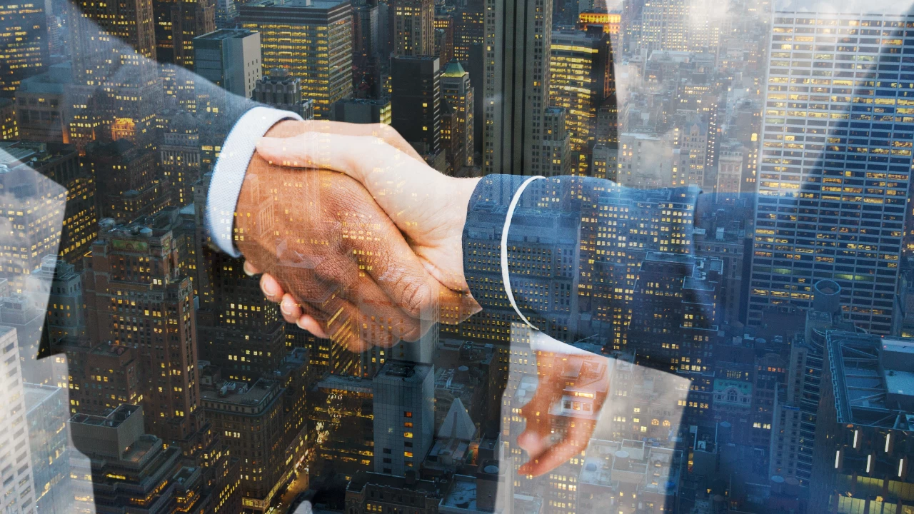 The strategy of the Centre is to create strong big banks that rank in the list of top global entities since SBI is India's only representative in the top 50 banks.