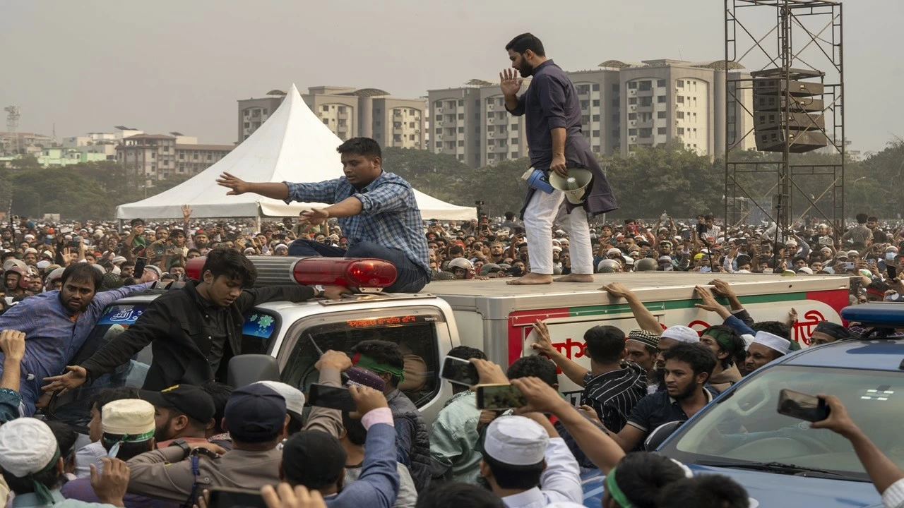 On Saturday, activists, mainly from Inqilab Moncho, blocked roads and staged sit-ins in Dhaka, Sylhet, Chattogram and Kushtia, demanding justice for Hadi.