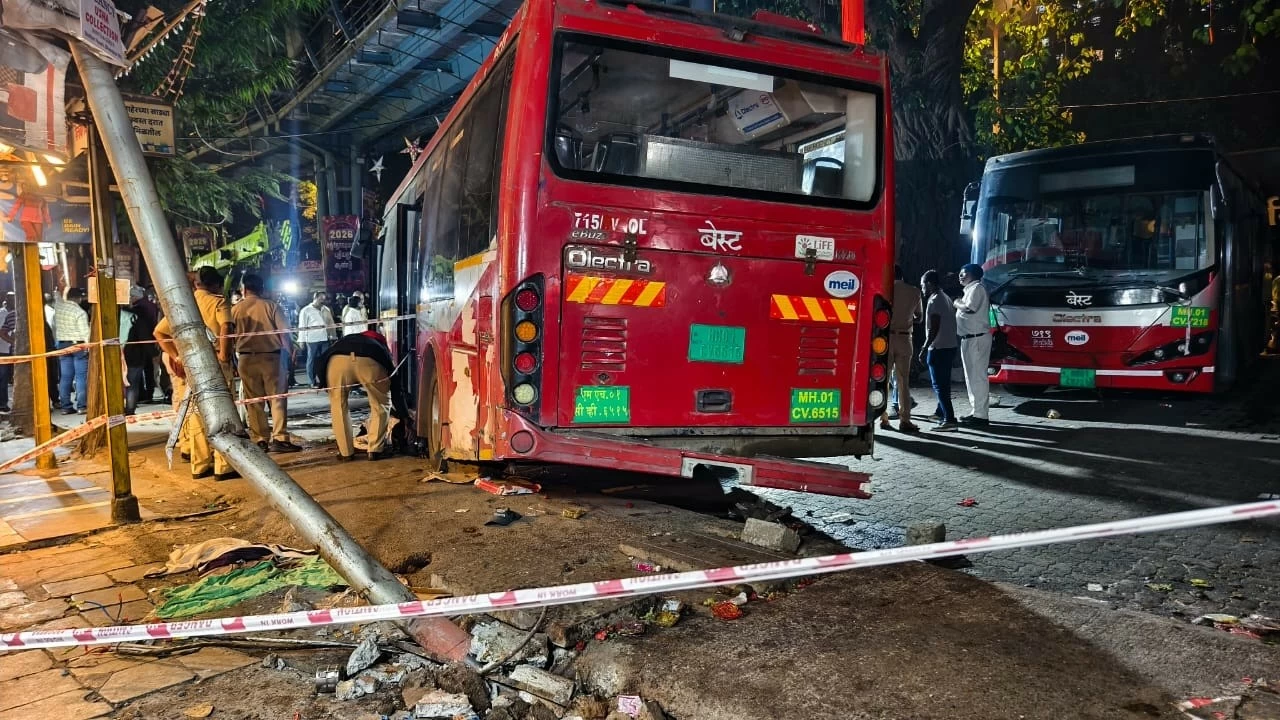 The injured people are admitted to a hospital 