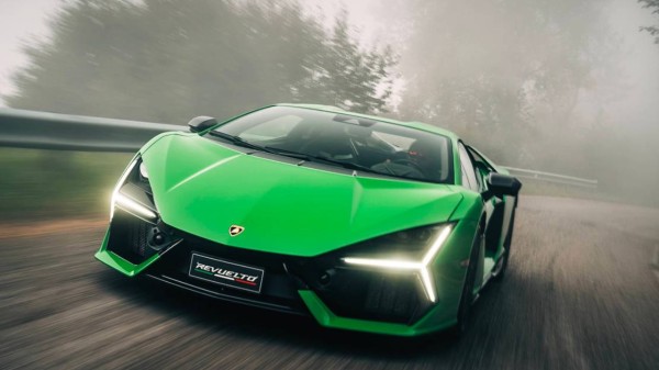 Lamborghini Revuelto