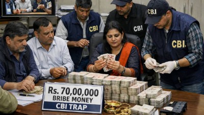 Raids recovered Rs 1.6 crore cash, jewellery, and bullion, with investigations ongoing into the widespread syndicate. (AI generated Image)