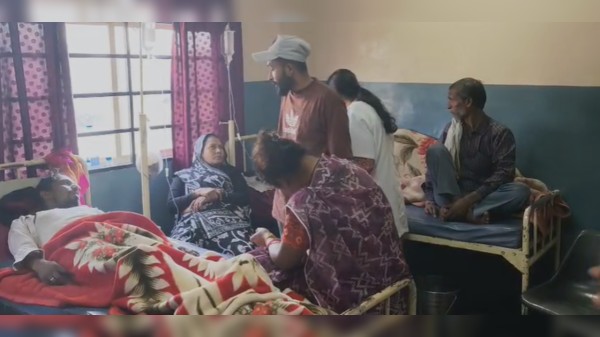 People admitted at the hospital due to contaminated water. (Photo credit: Screengrab)