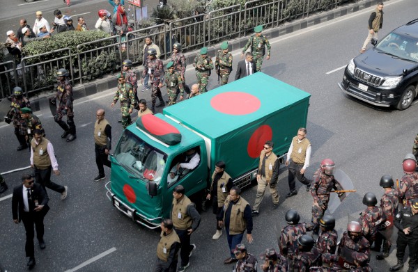 2025-12-31T055843Z_322760001_RC2HRIA5YUKH_RTRMADP_3_PEOPLE-KHALEDA-ZIA-FUNERAL