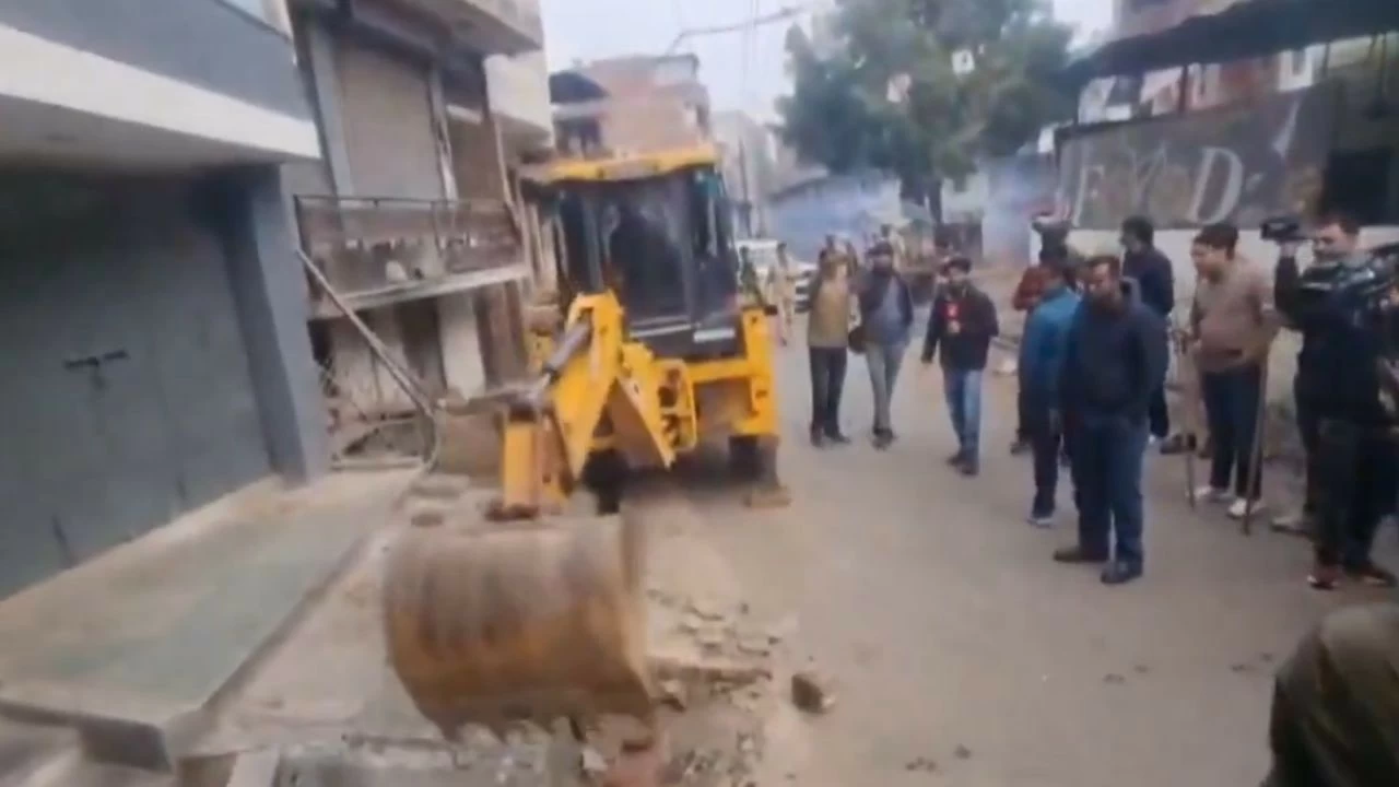 After the bulldozer action, prayers were offered at the Pathanan Mosque in Imam Chowk under tight security.