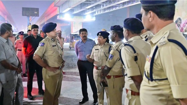 Police conduct drunk driving check son New Years Eve 2025. 