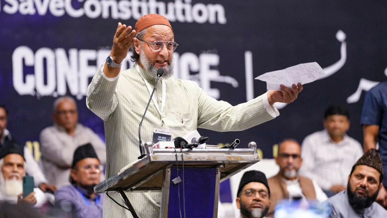 AIMIM chief Asaduddin Owaisi urged PM Modi to send forces to Pakistan and capture terrorists responsible for 26/11, just like Trump did in Venezuela
