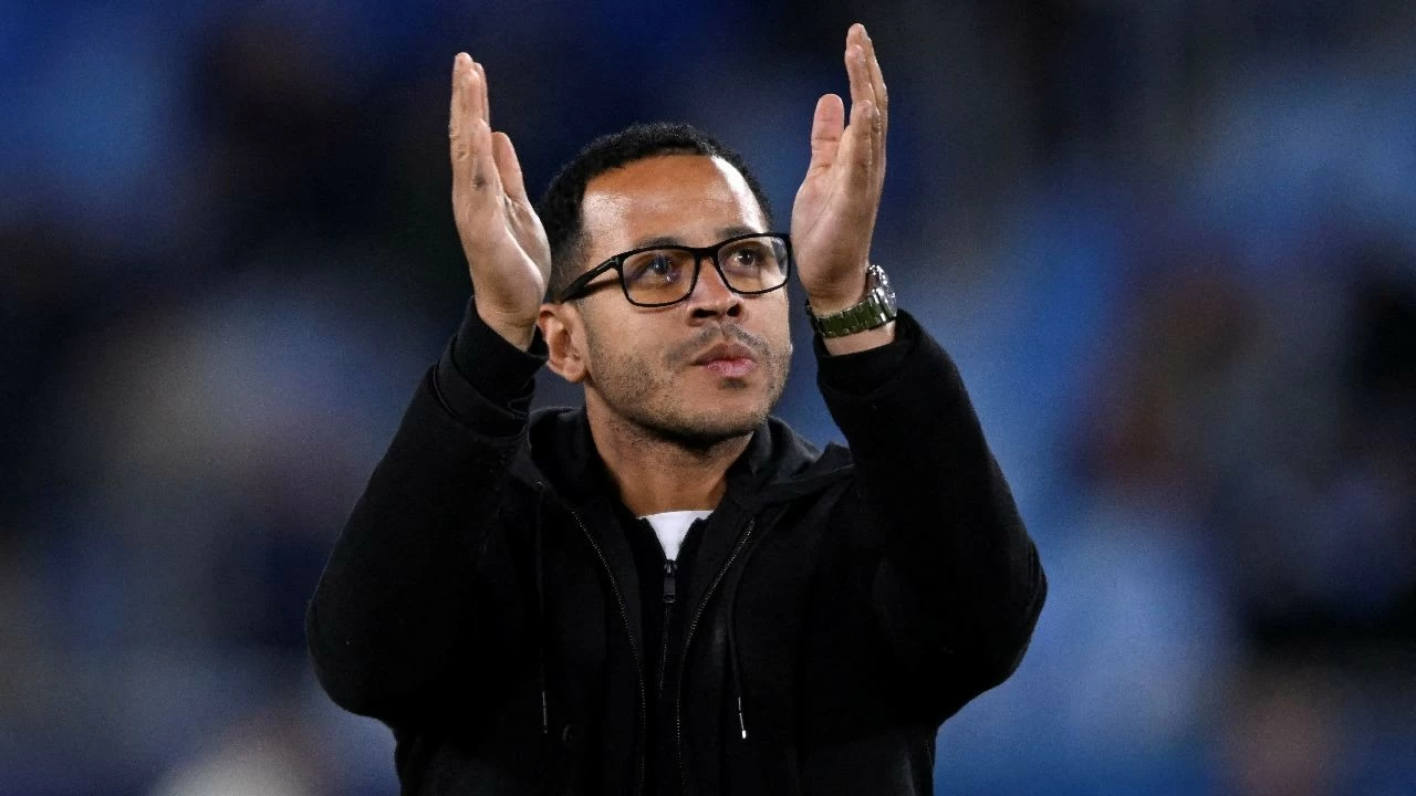 Liam Rosenior named new Chelsea boss