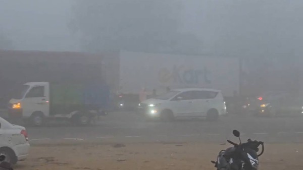 Fog seen on Hyderabad-Vijayawada highway.