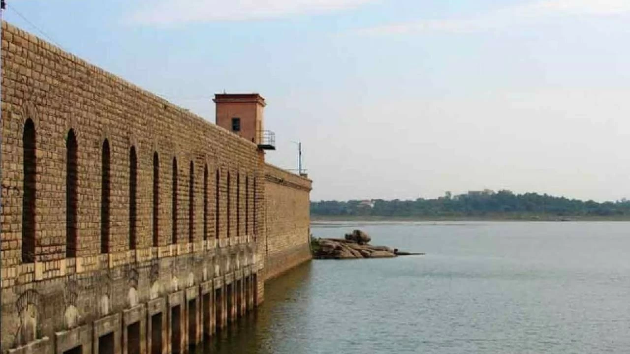 Osman Sagar lake is being polluted with heavy metals, microbial pollution (Picture for representation)