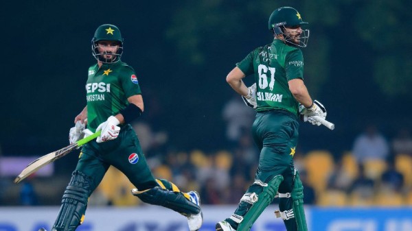 Pakistan beat Sri Lanka in first T20I.
