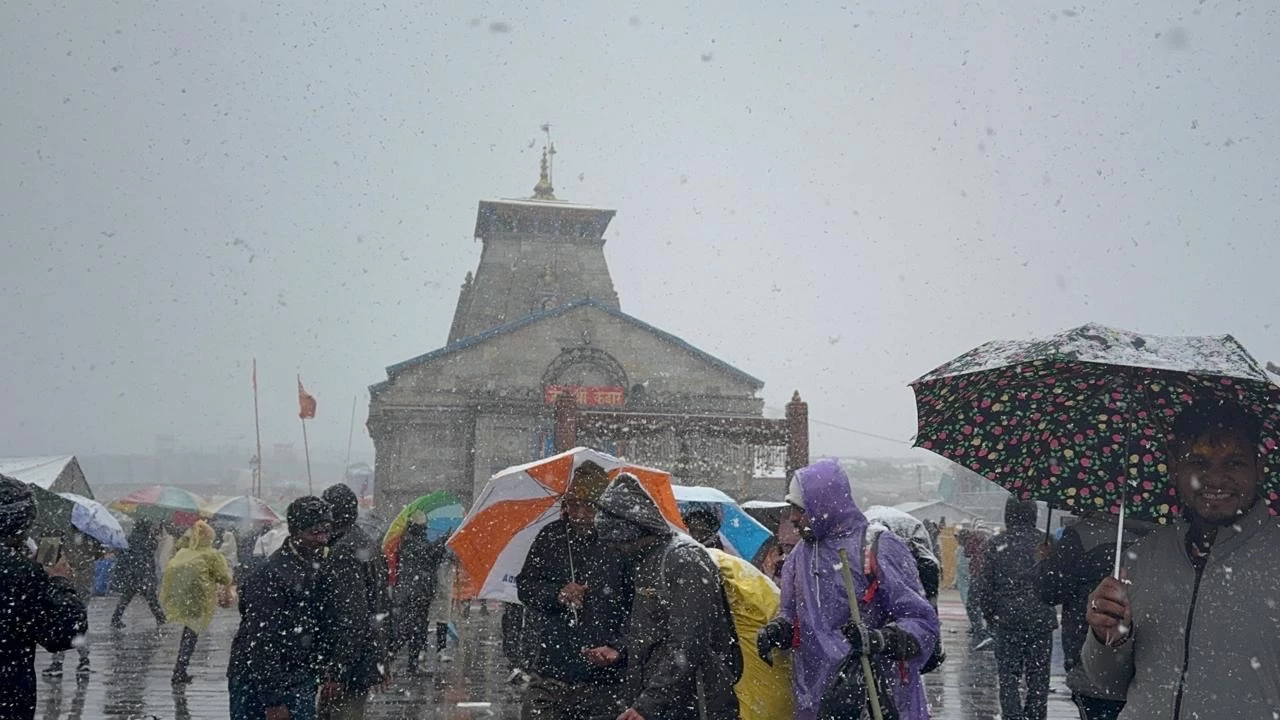 Snowfall videos from Kedarnath Dham went viral on social media, drawing objections from priests and the Badrinath-Kedarnath Temple Committee.