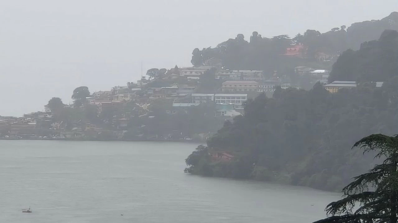 Uttarakhand continues to reel under a cold wave with no relief expected until January 12. Haridwar, Nainital, Dehradun, and other districts face dry weather, dense fog, and freezing nights.