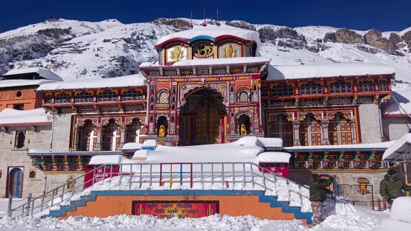 Badrinath_in_winters