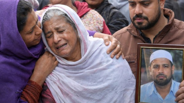 The deceased, identified as Ramzan Ali, had reportedly been under severe anxiety after receiving a notice for the SIR hearing