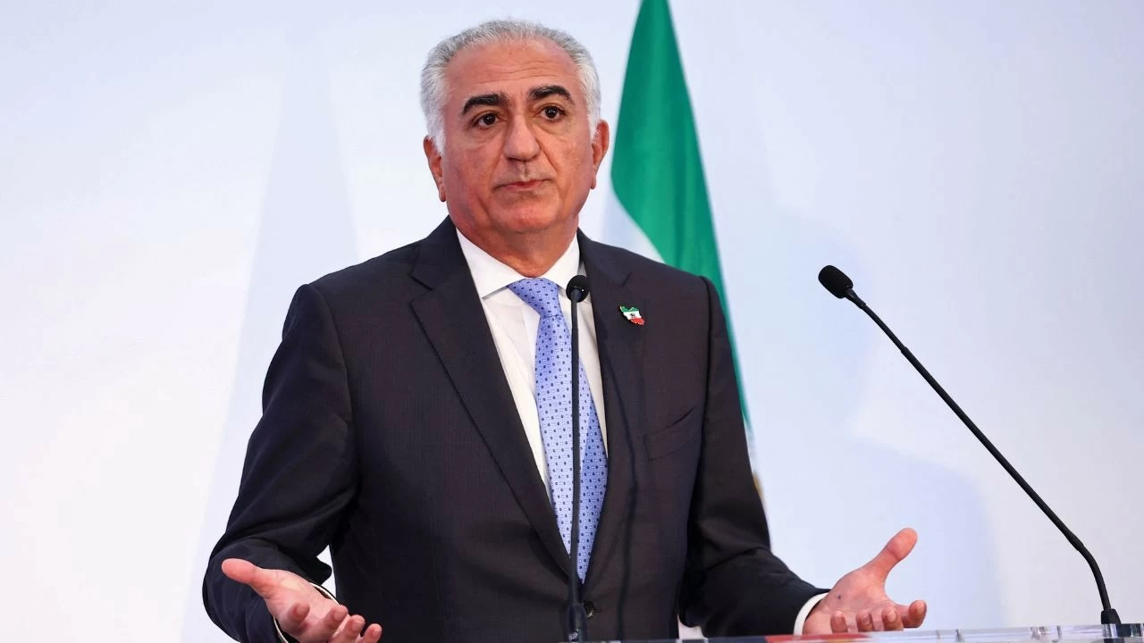 Reza Pahlavi urged people to return to the streets over the weekend, carry national symbols, and reclaim public spaces.