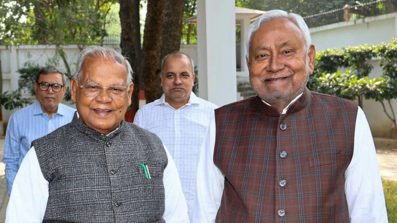 HAM(S) chief Jitan Ram Manjhi with Bihar CM Nitish Kumar (File photo) 