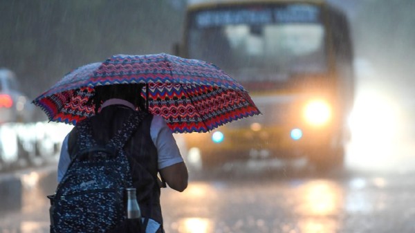 IMD has predicted that moderate rain will occur in Tamil Nadu and Puducherry today.